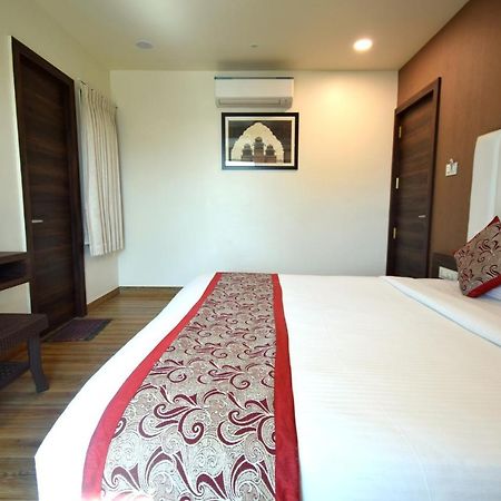 Hotel Fun Park Sanand Ngoại thất bức ảnh