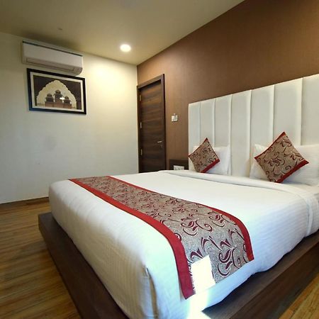 Hotel Fun Park Sanand Ngoại thất bức ảnh