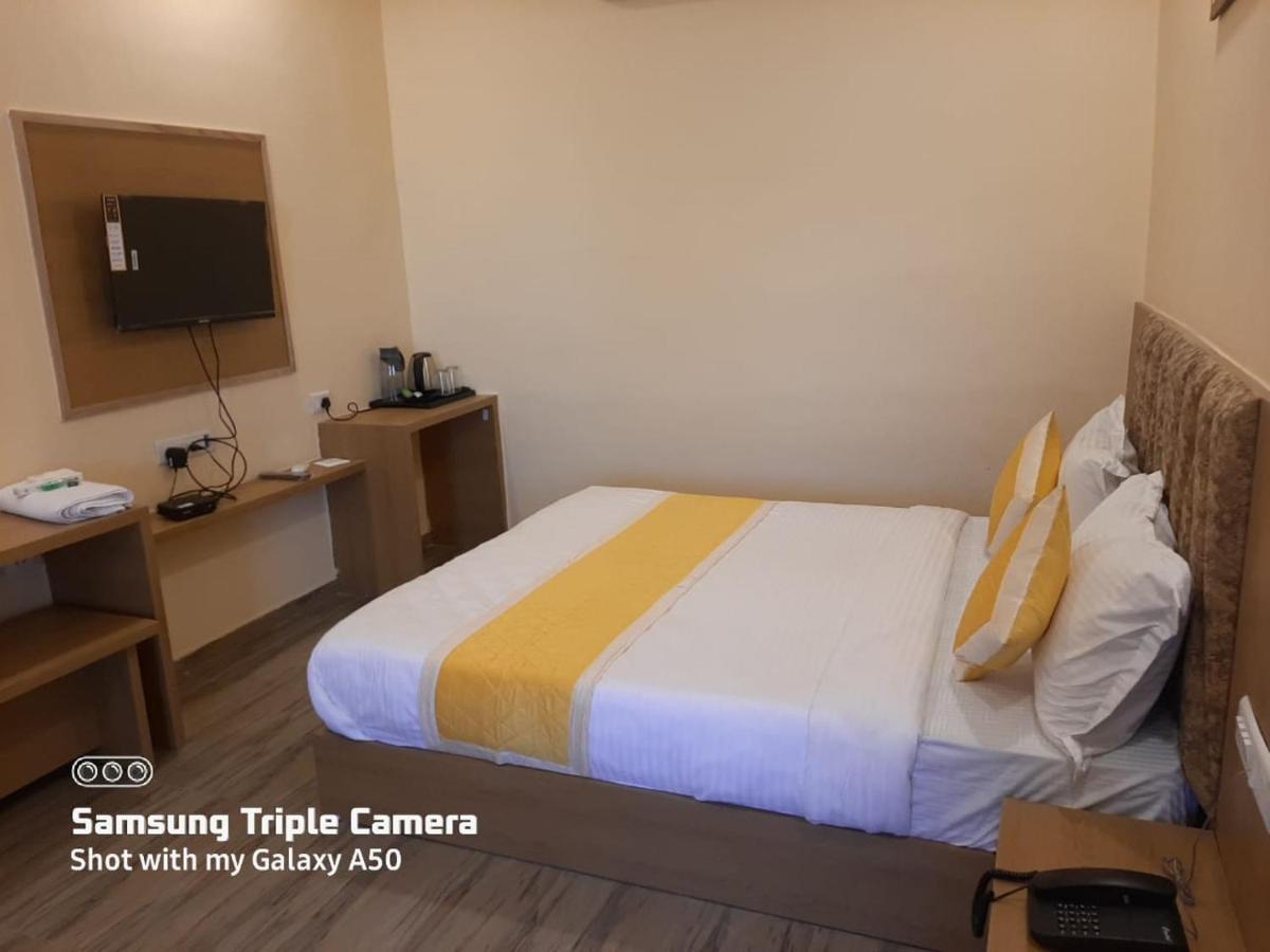 Hotel Fun Park Sanand Ngoại thất bức ảnh