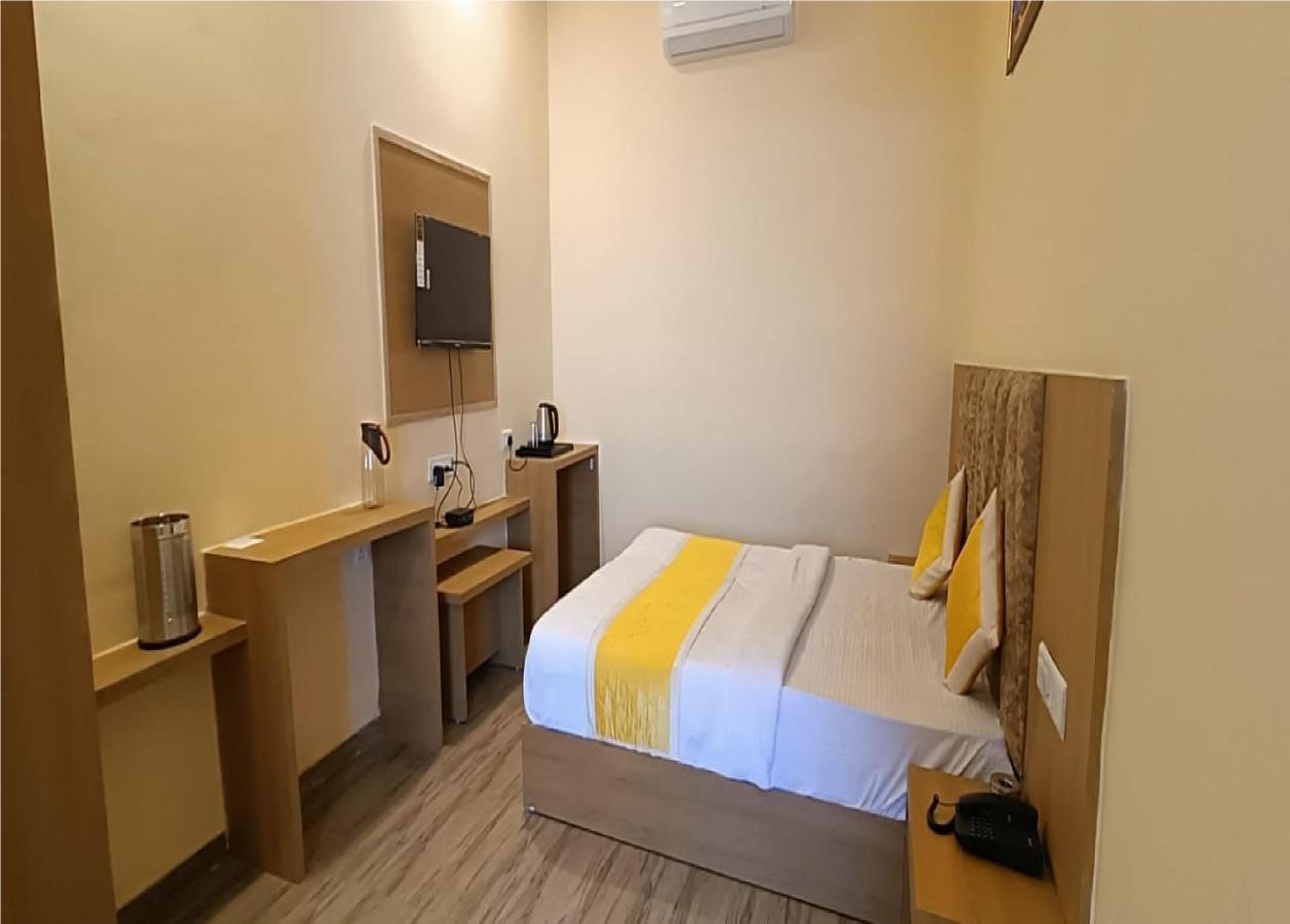 Hotel Fun Park Sanand Ngoại thất bức ảnh