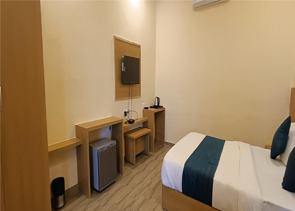 Hotel Fun Park Sanand Ngoại thất bức ảnh