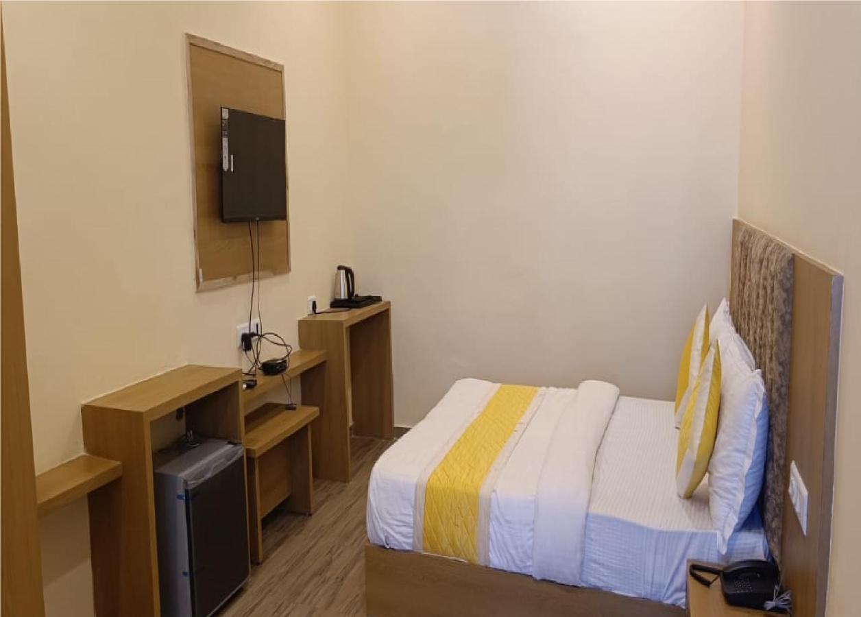 Hotel Fun Park Sanand Ngoại thất bức ảnh