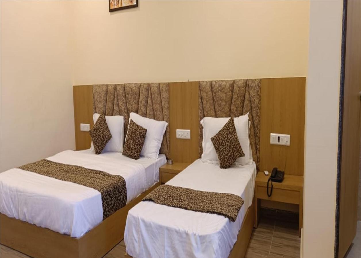 Hotel Fun Park Sanand Ngoại thất bức ảnh