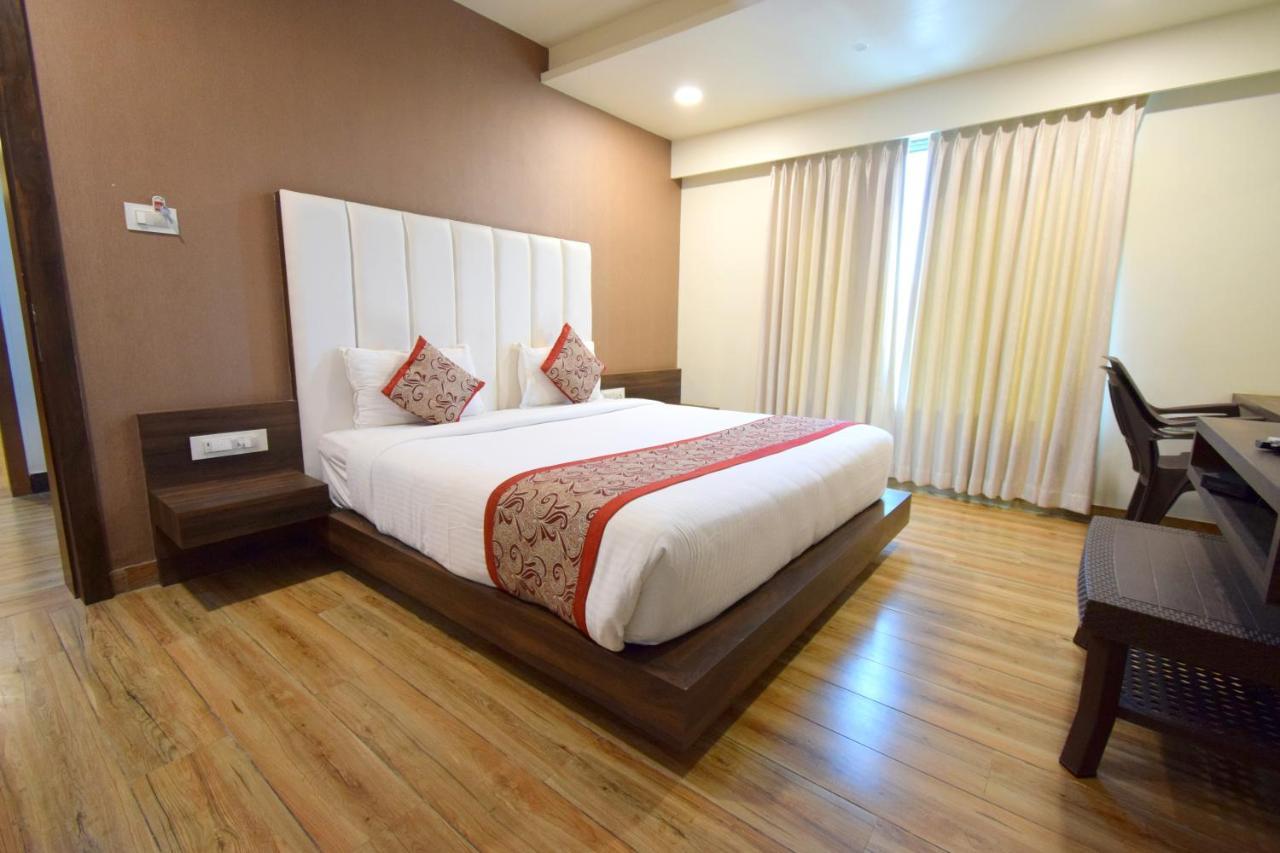 Hotel Fun Park Sanand Ngoại thất bức ảnh