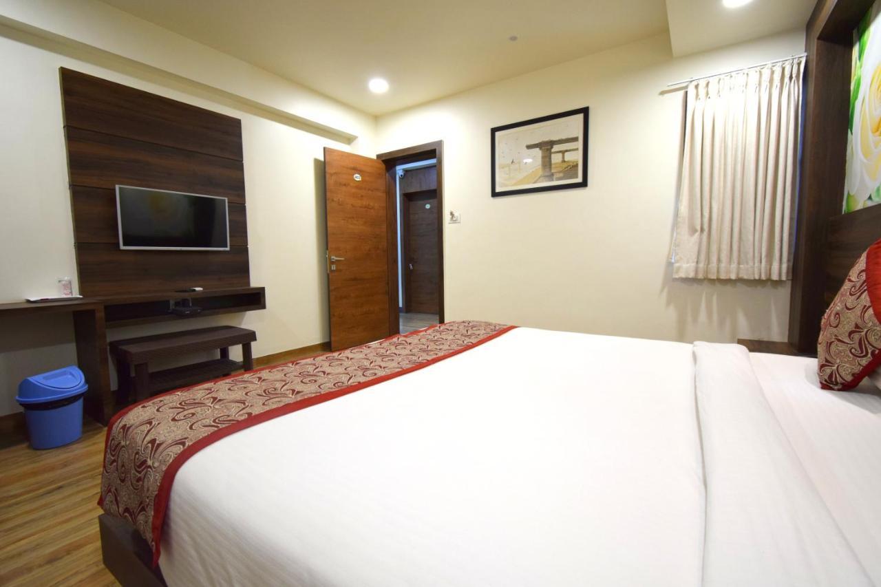 Hotel Fun Park Sanand Ngoại thất bức ảnh